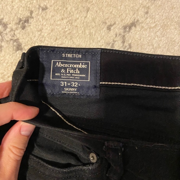 Abercrombie Ripped Stretch Skinny Jeans - Picture 3 of 3